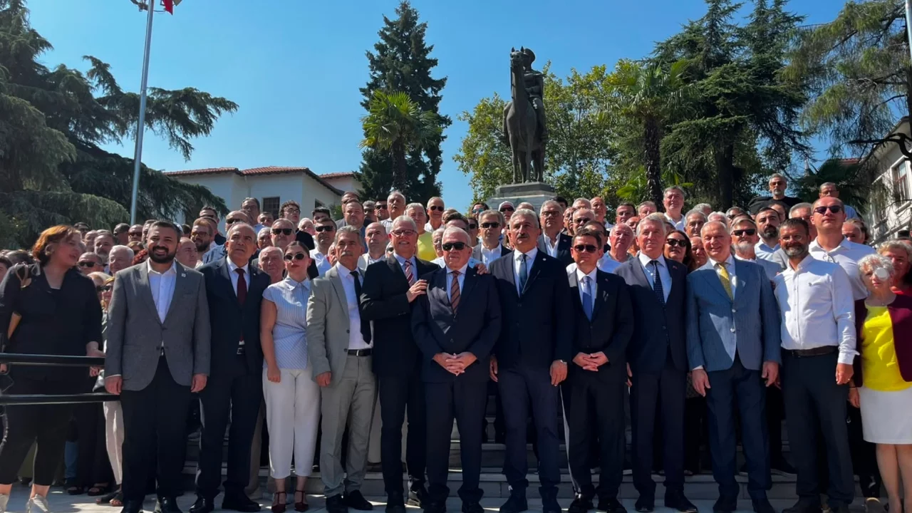 6'da 6: Bursa'da CHP'li belediye başkanları YENİ Parti'ye geçti!