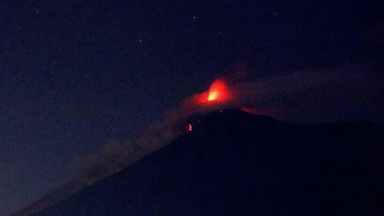 Fuego Yanardağı'nın faaliyete geçtiği Guatemala'da tahliye emirleri verildi