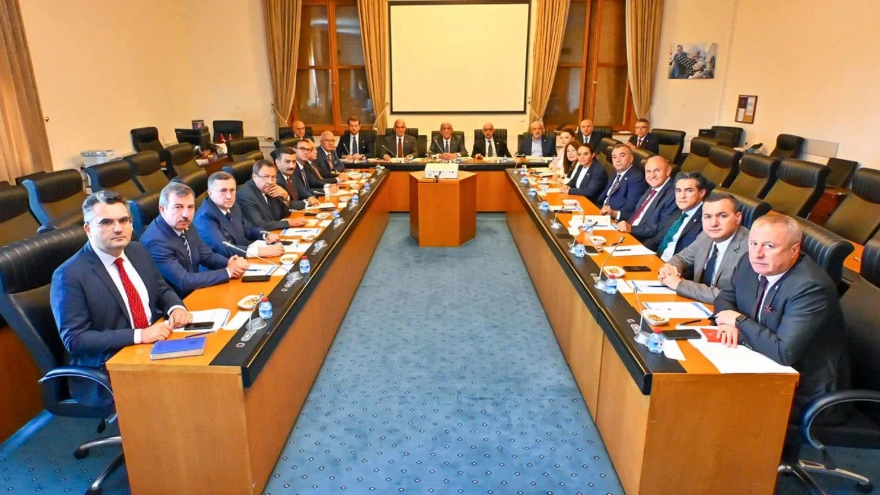 İYİ Parti olağanüstü toplandı