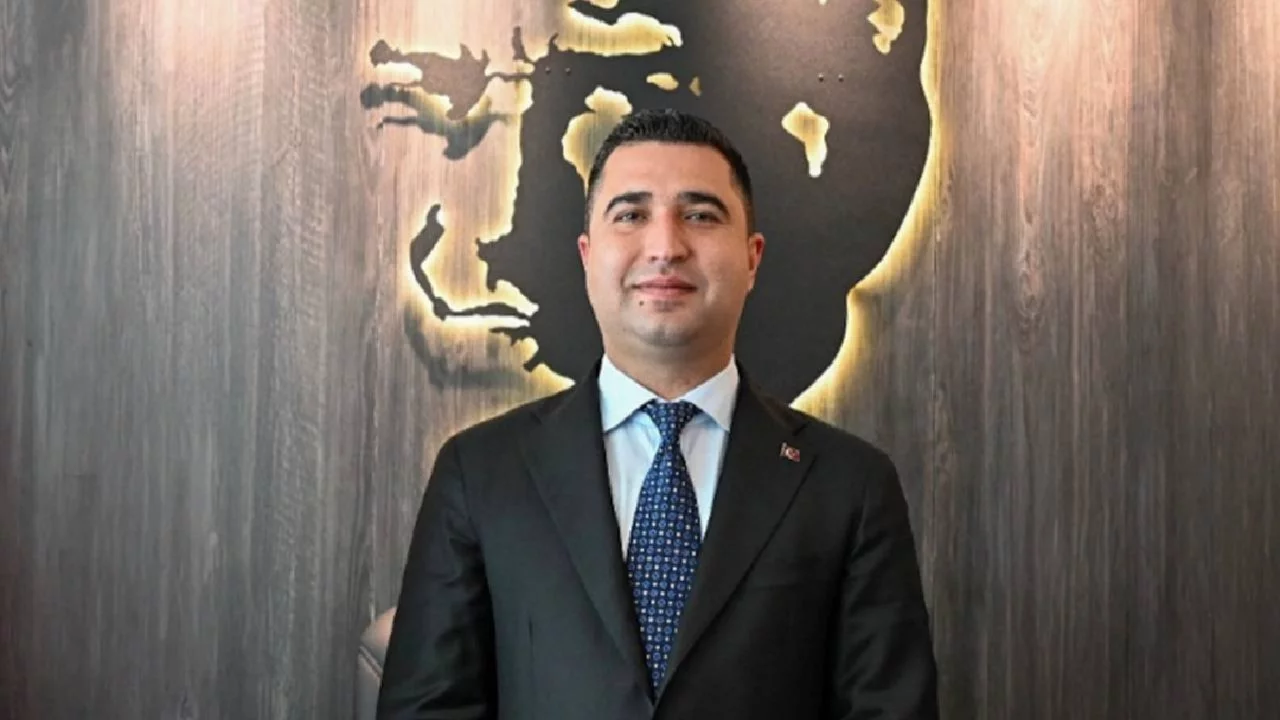 Kadirli Belediye Başkanı YENİ Parti'ye geçti