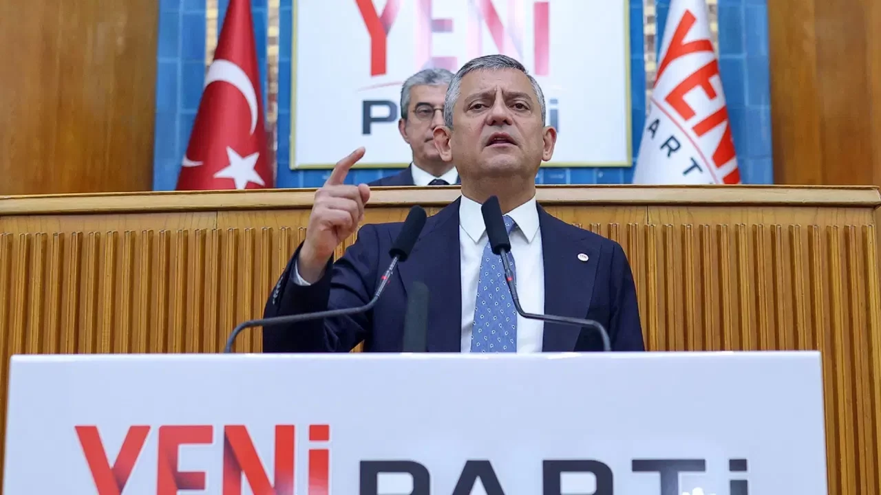 Özgür Özel'den YENİ Parti'ye katılım çağrısı: Darbecilerden, butlancılardan kurtulun