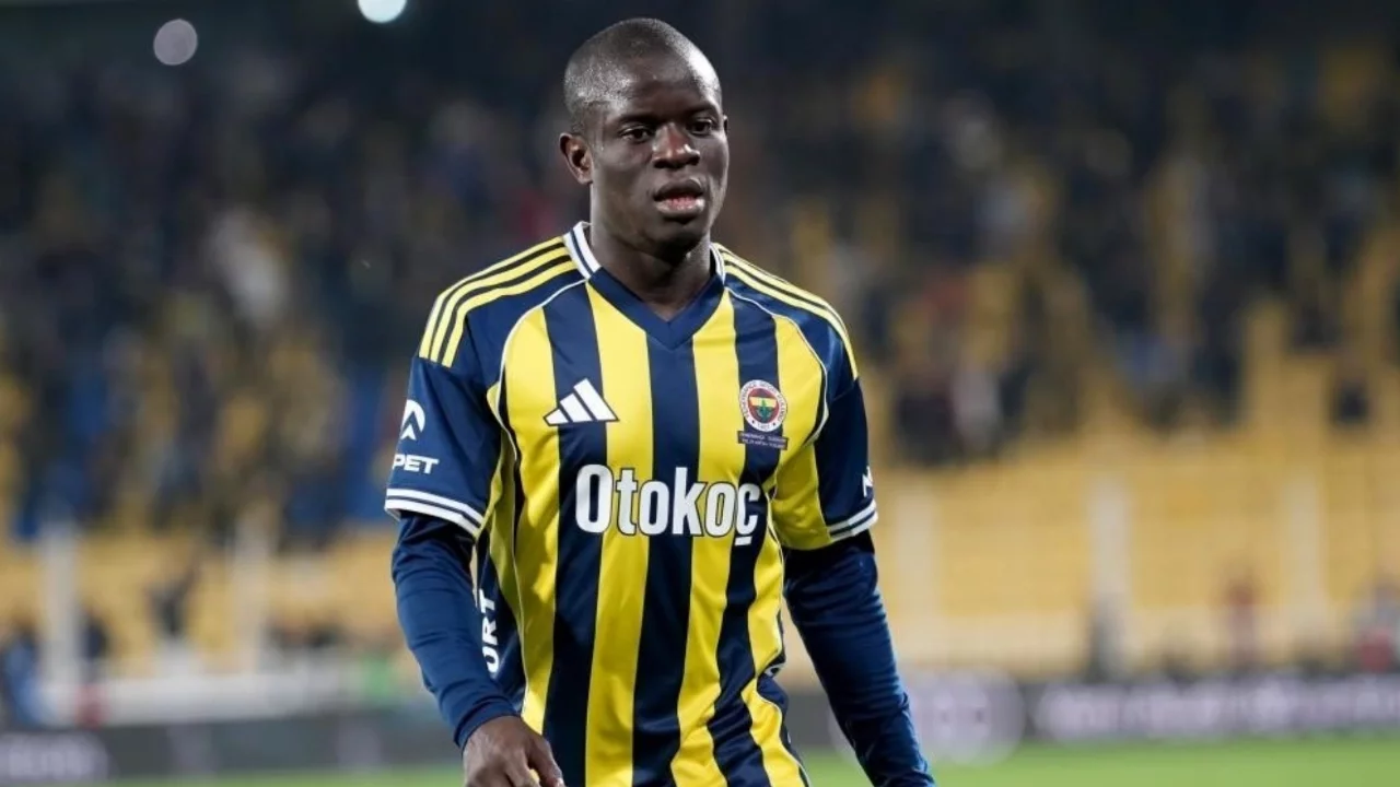 Fenerbahçe'de Kante, UEFA kadrosuna eklendi