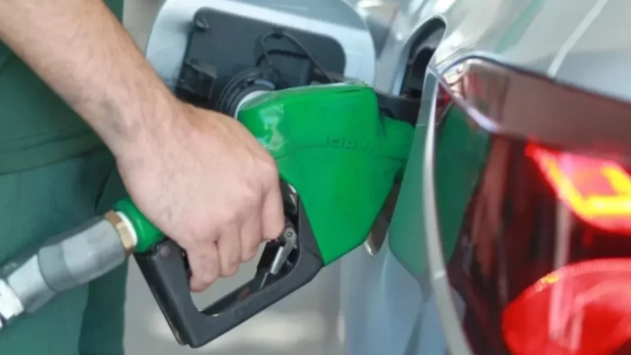 Akaryakıta indirim geldi