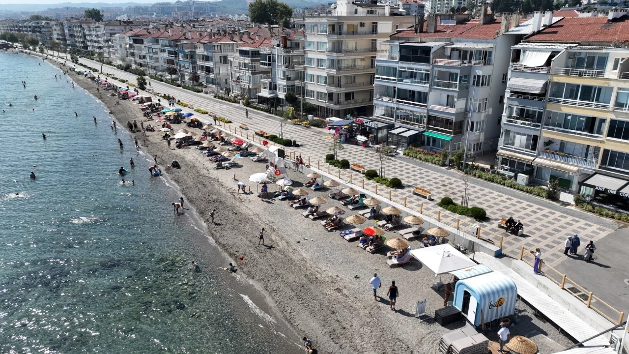 Mudanya Belediyesi'nin yeni hizmeti Plaj Mudanya'nın ilk adresi Güzelyalı'da açıldı