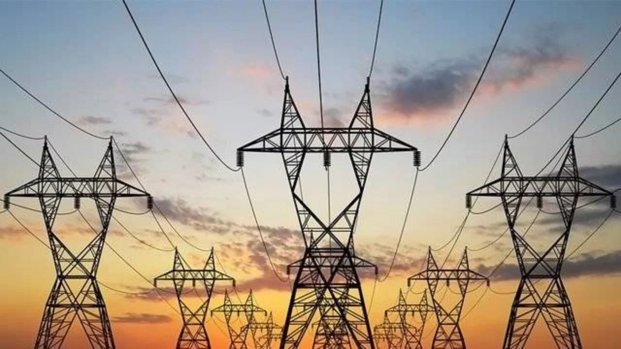 Elektrik tüketiminin en yoğun olduğu saat açıklandı