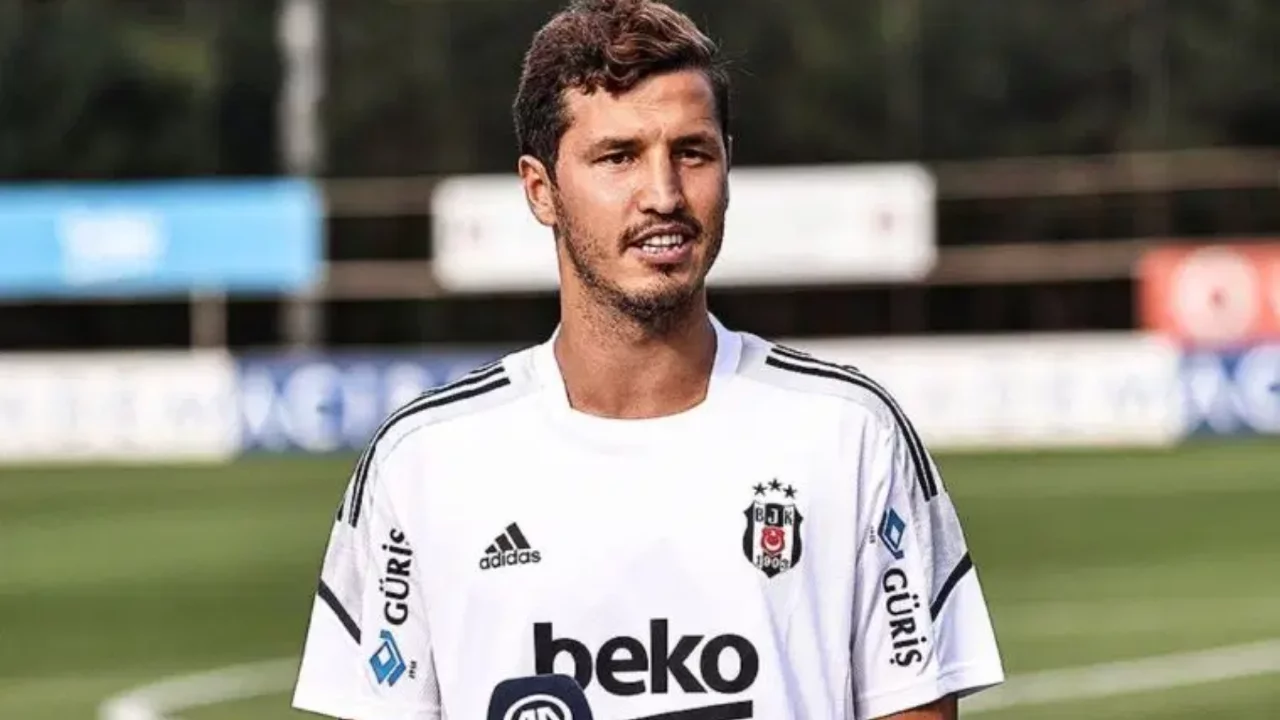 Beşiktaş'tan ayrılan Salih Uçan'ın yeni adresi belli oldu