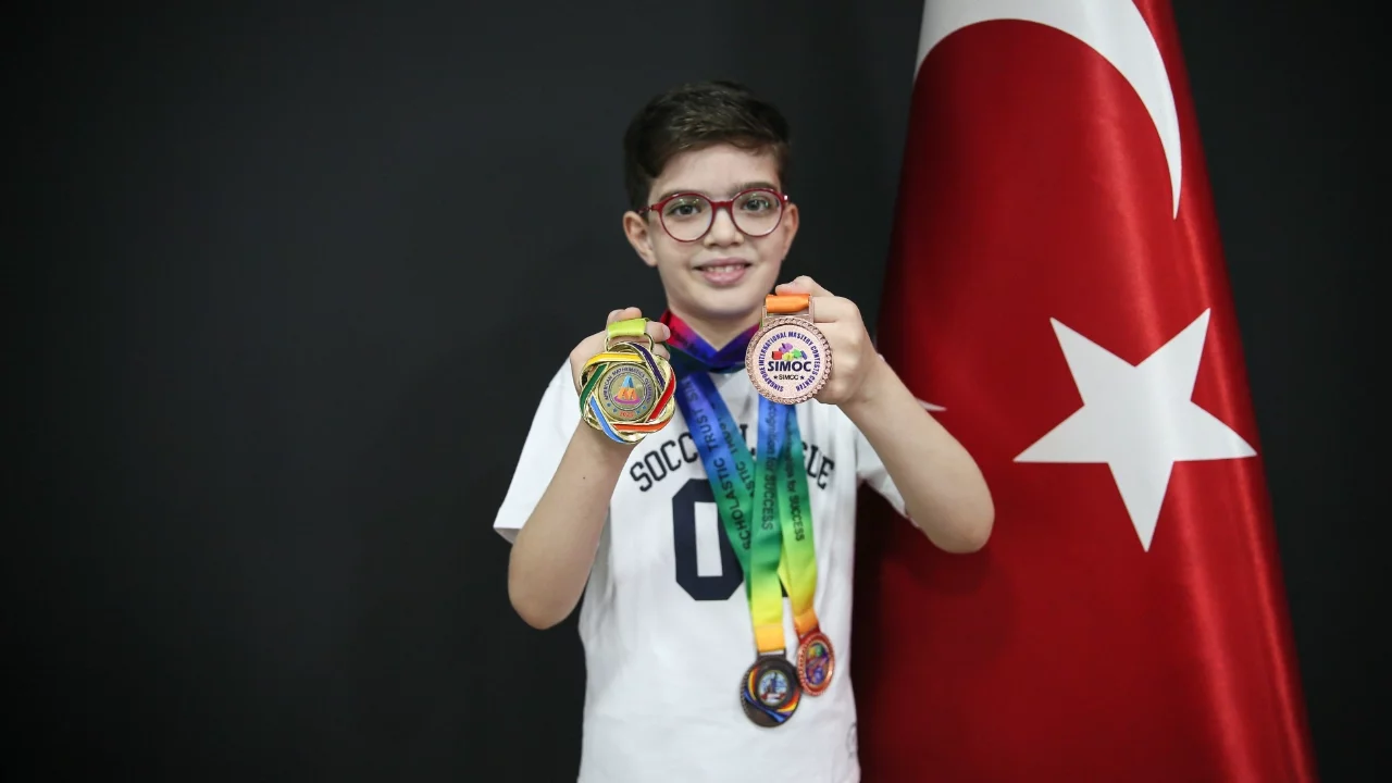 Bursalı ilkokul öğrencisi uluslararası matematik olimpiyatlarında 2 madalya kazandı