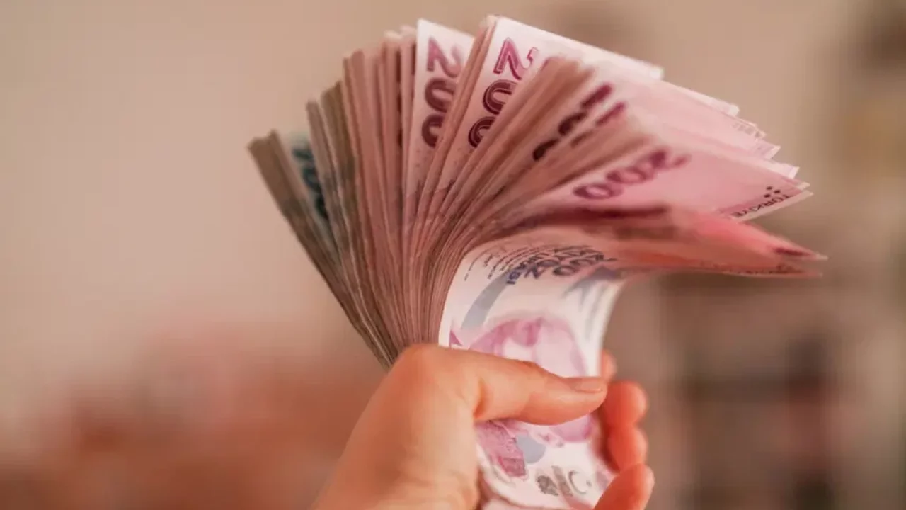 6 milyon emeklinin zam farkı bu gece yarısı hesaplara yatacak