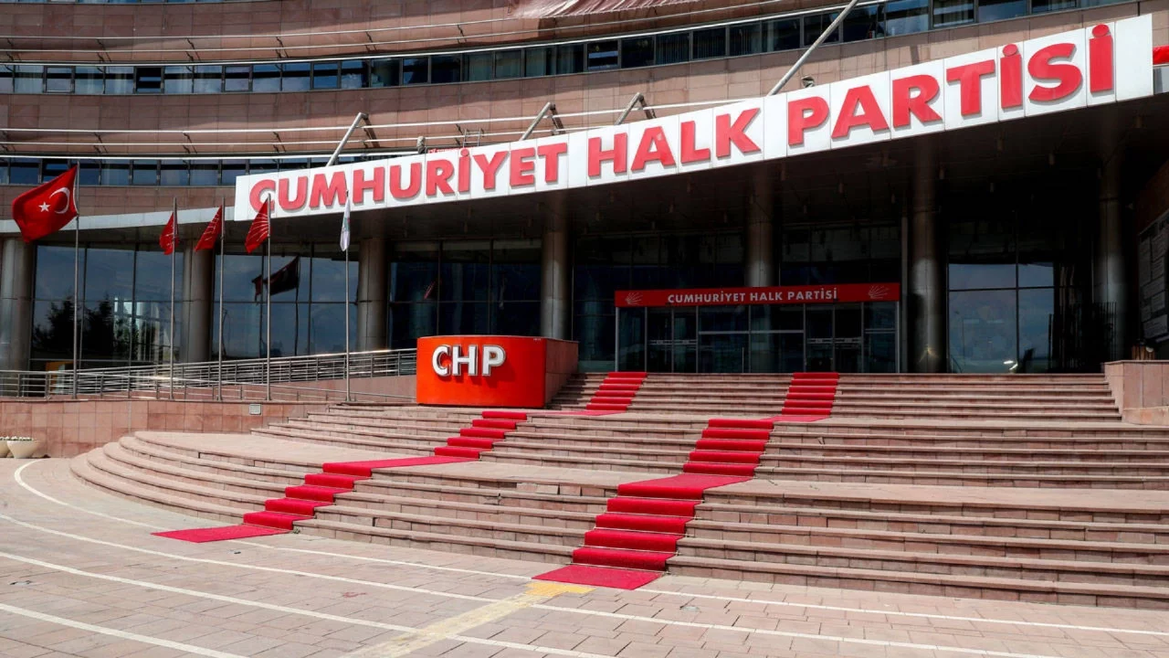 28 ilde CHP'li  belediye başkanı kalmadı:  YENİ Parti'ye katılan sayısı belli oldu
