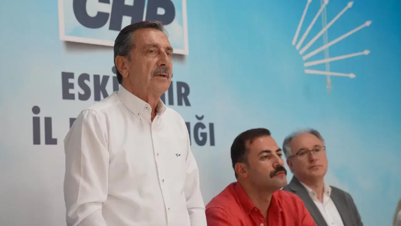 CHP'li Tepebaşı Belediye Başkanı Ataç, 54 yıllık parti üyeliğinden istifa etti