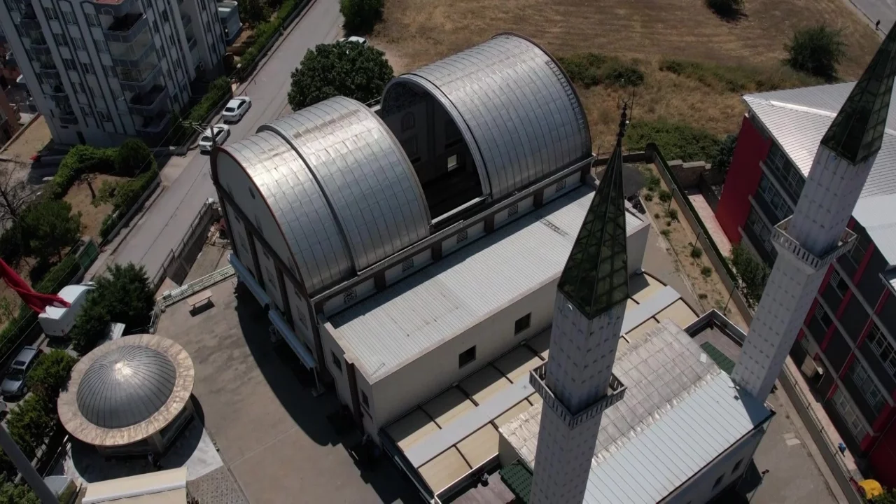 Bursa'da "Sunroof" sistemli camii yoğun ilgi görüyor