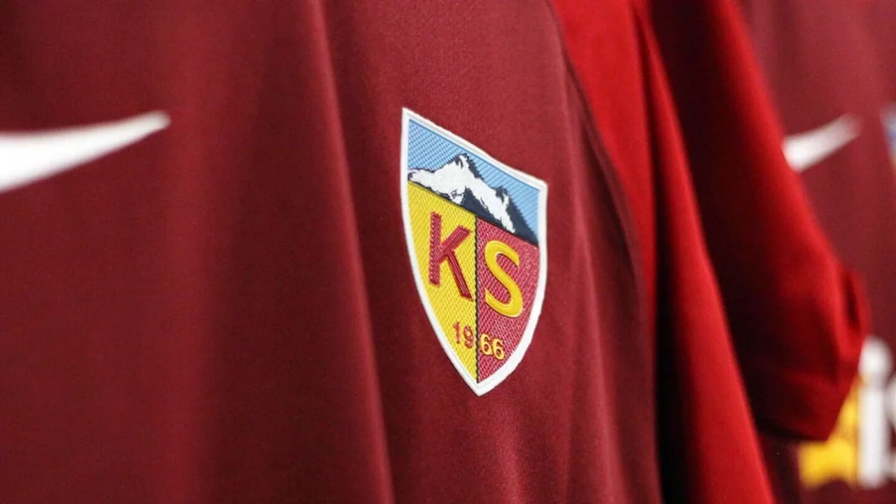 Kayserispor, 15 futbolcuyu renklerine bağladı