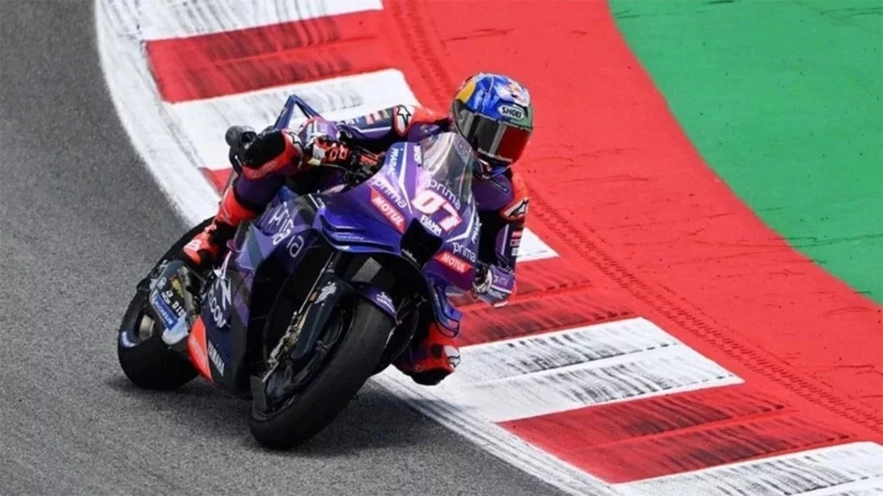 Toprak Razgatlıoğlu, Büyük Britanya'daki sprint yarışında 20. oldu