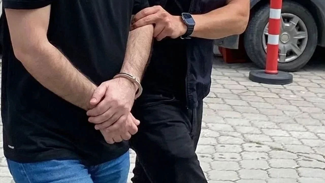 Rojin Kabaiş'in ailesi de aralarında: Çocuklarını kaybedenleri tehdit eden ve şantajda bulunan iki kişi tutuklandı