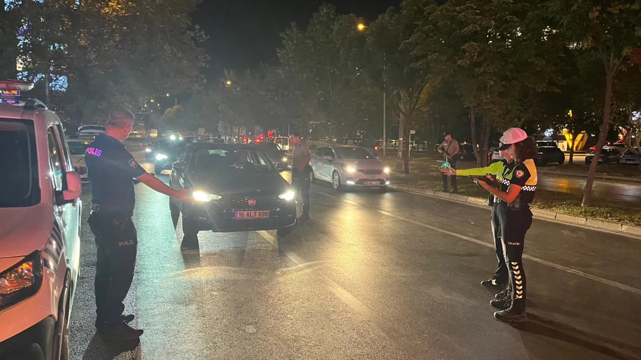 Bursa'daki denetimlerde aranan 21 şahıs yakalandı, 388 bin TL ceza kesildi