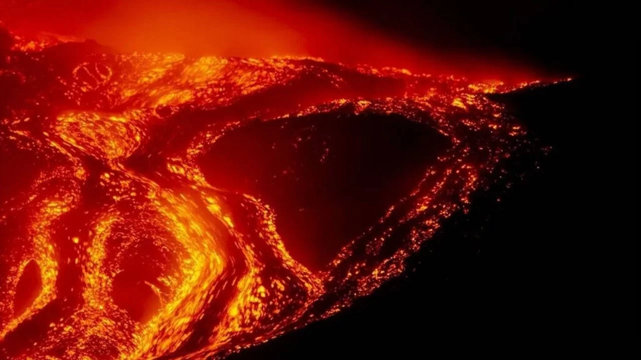 Etna Yanardağı yeni bir evreye girdi