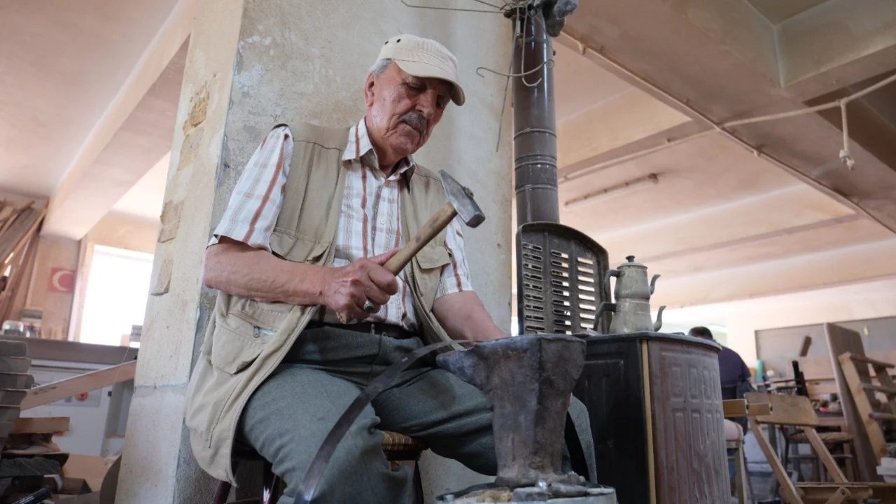 İnegöl'de 145 yıllık miras fıçıcılık, beşinci kuşağa ulaştı