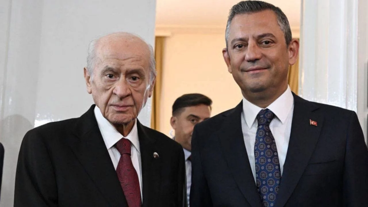 Devlet Bahçeli ve Özgür Özel arasında "YENİ Parti" diyaloğu
