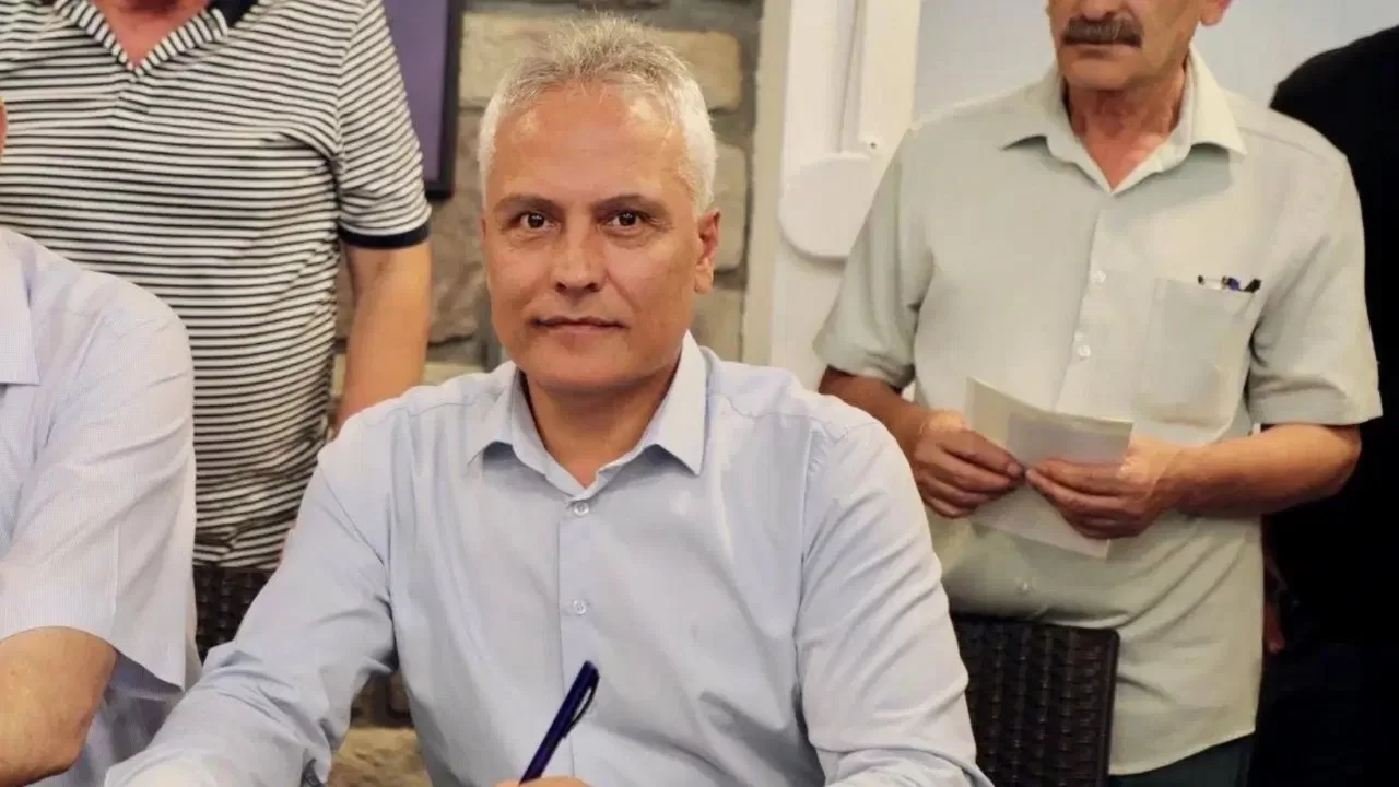 Edremit Belediye Başkanı Ertaş, Belediye meclis üyeleriyle YENİ Parti'ye geçti