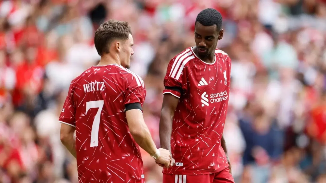 Amazon ve Facebook milyarderleri Liverpool'a ortak oluyor!