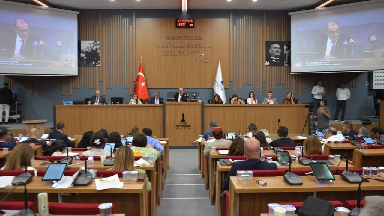 İzmir Büyükşehir Belediye Meclisi'nde aritmetik değişti