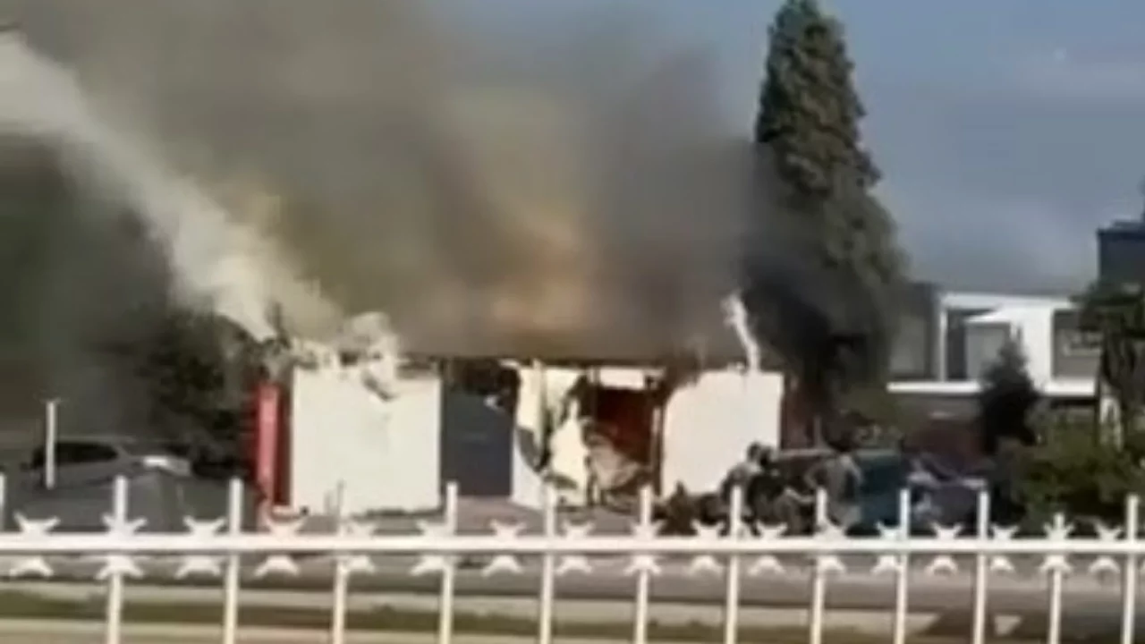 Bursa'da ana arter üzerindeki trafo patladı!