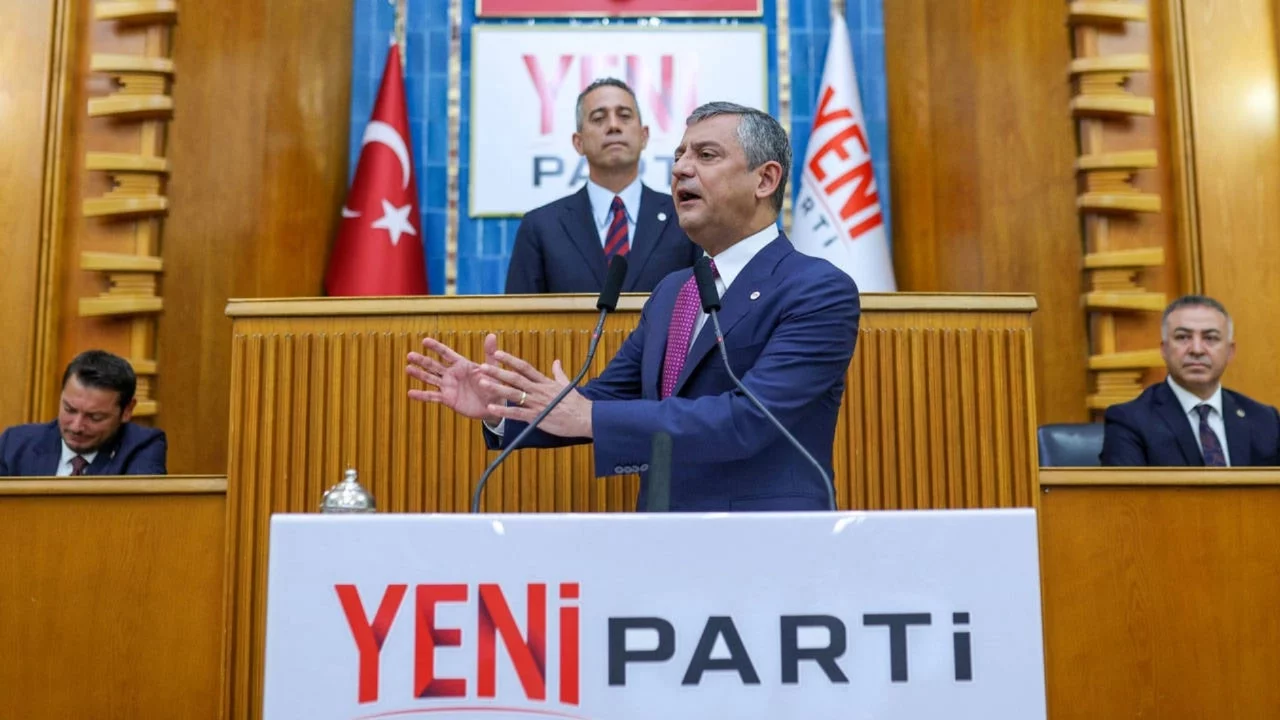 Çerçeve yasa toplantısı: Özgür Özel, oylama öncesi vekillere ne söyledi?