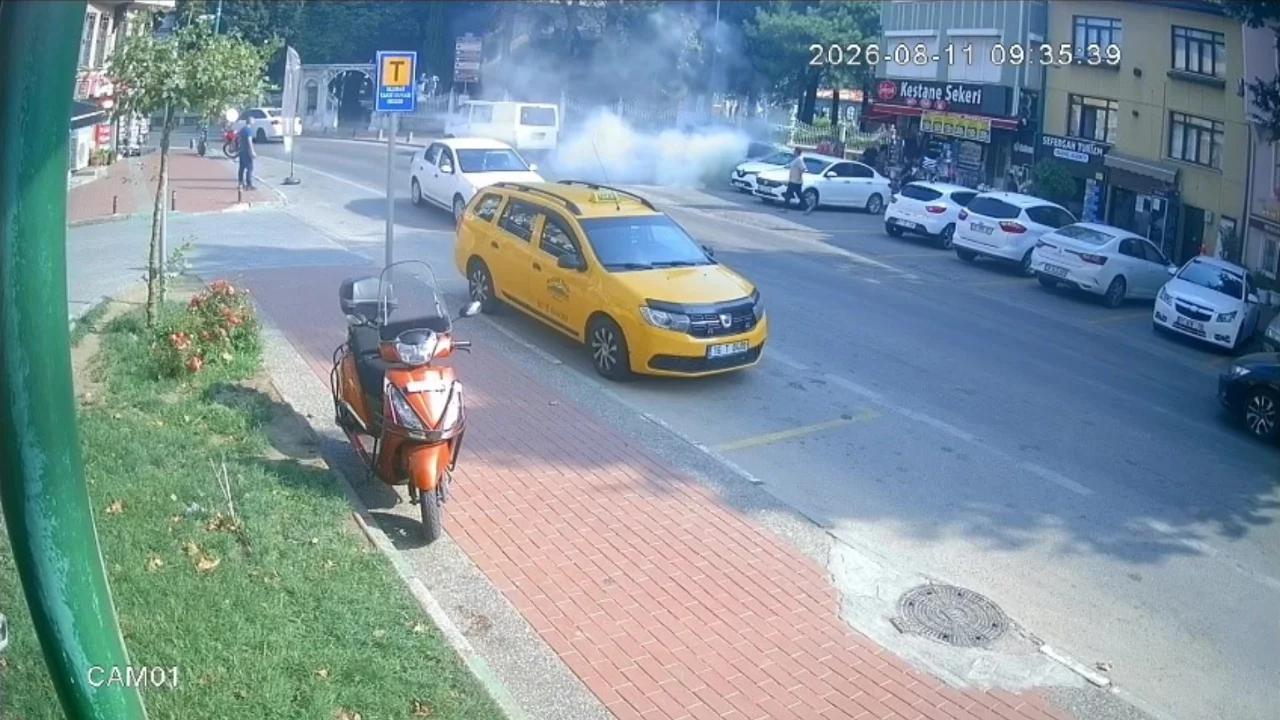 Bursa'da Osman Gazi ve Orhan Gazi türbeleri önünde yangın paniği