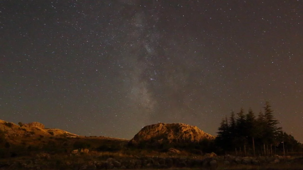Yılın en görkemli gök taşı yağmuru Perseid zirve noktasına bu gece ulaşıyor