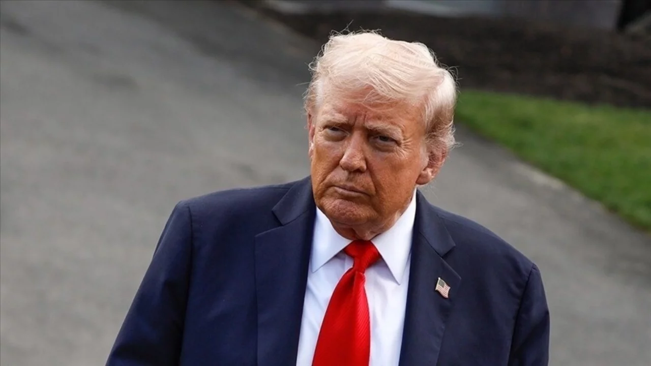 Trump'a Truth Social paylaşımlarına erişim hizmeti satışı nedeniyle dava açıldı