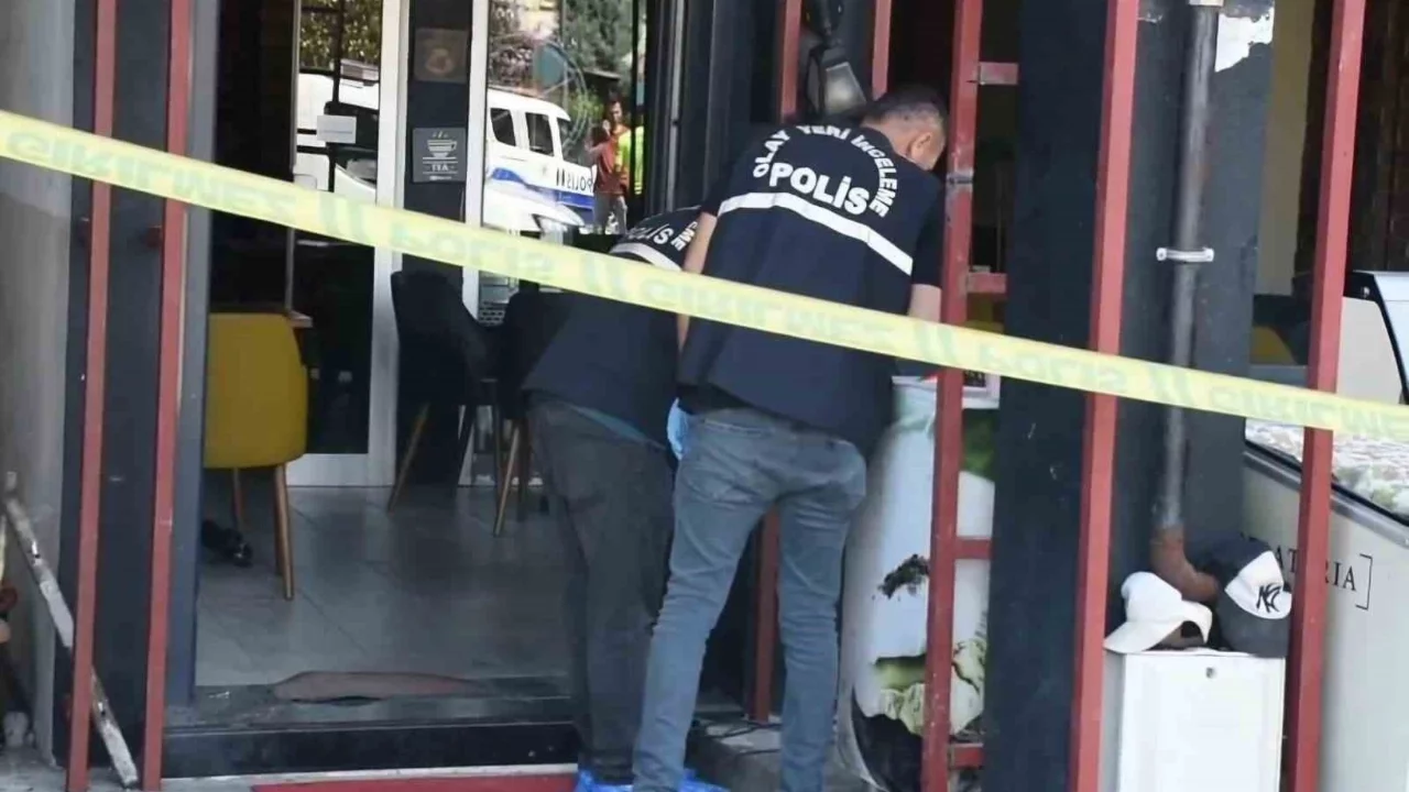 Elektrik akımına kapılan usta merdivenden düşerek yaşamını yitirdi