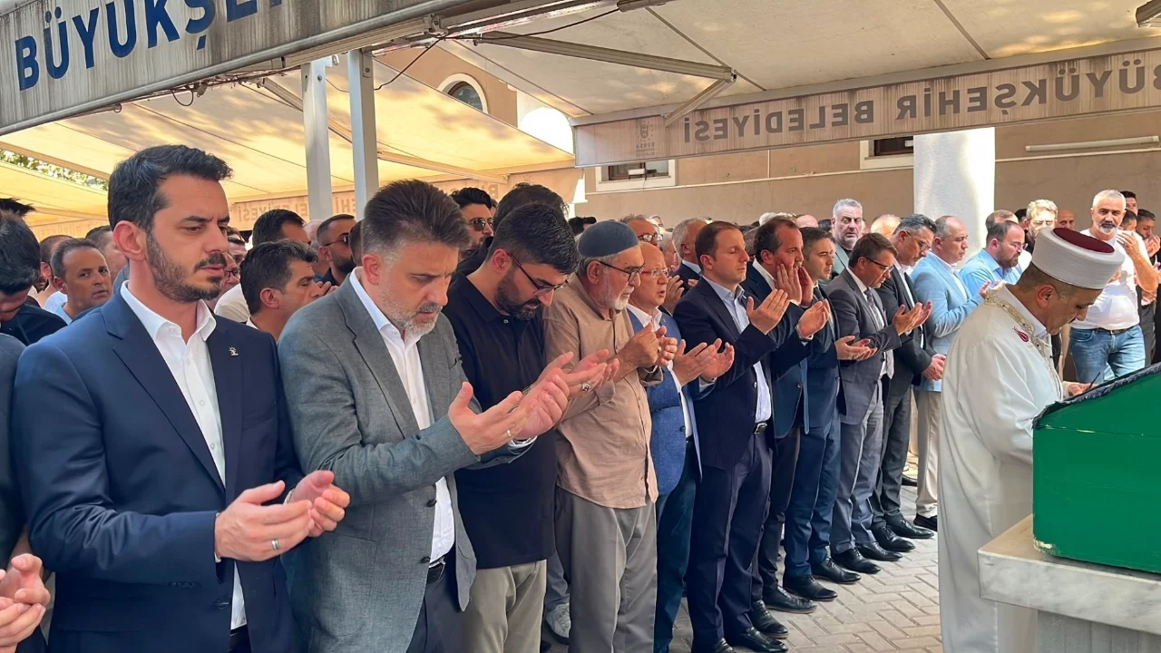 Kestel Belediye Başkanı'nın amcası son yolculuğuna uğurlandı