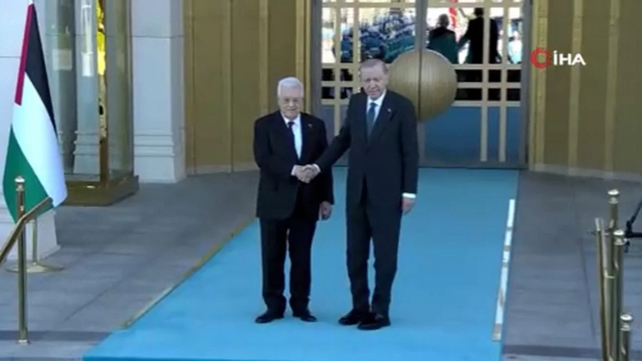 Cumhurbaşkanı Erdoğan, Filistin Devlet Başkanı Abbas'ı törenle karşıladı