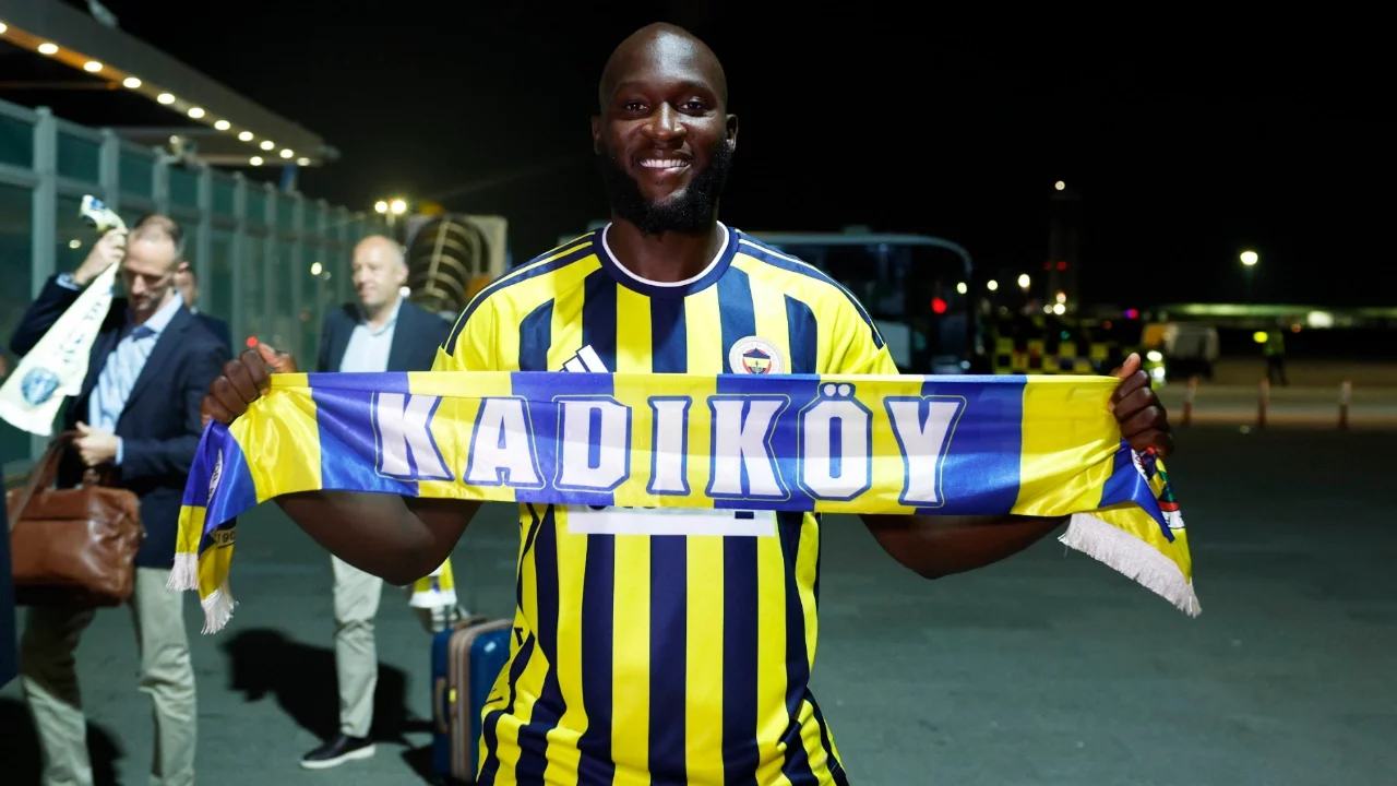 Fenerbahçe'nin yeni transferi Lukaku, İstanbul'a geldi