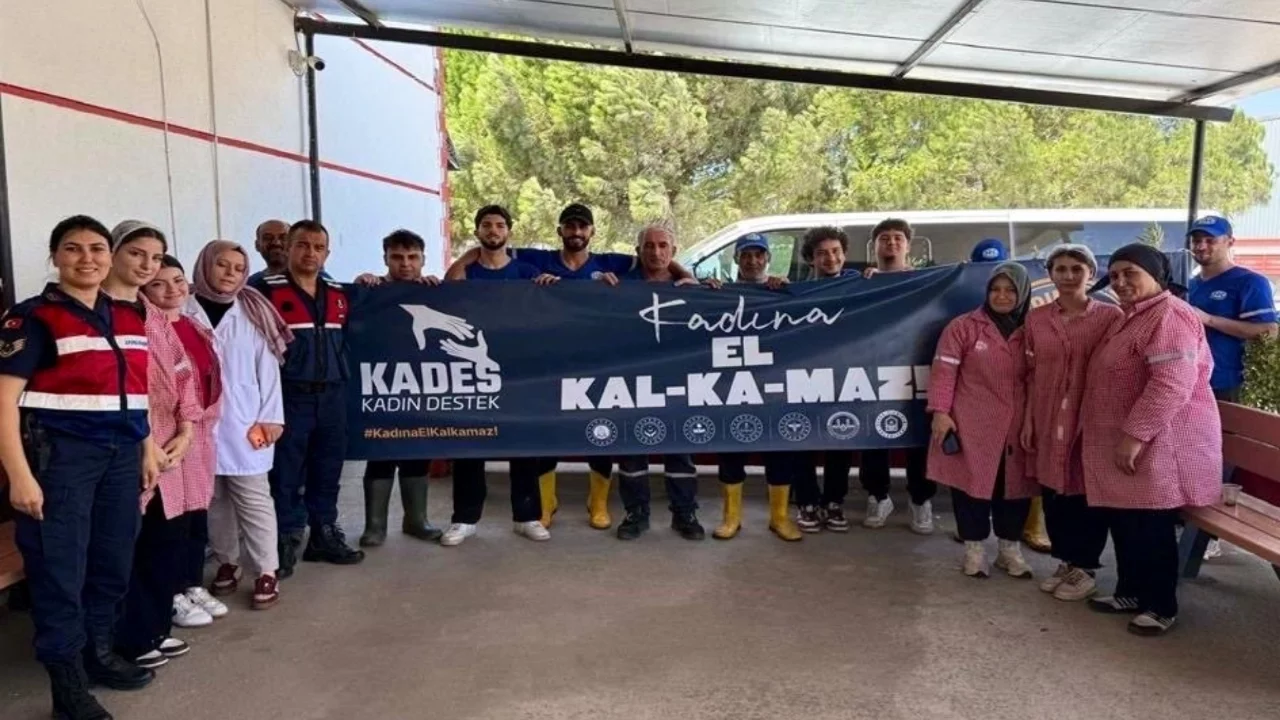Bursa'da Jandarmadan vatandaşlara KADES bilgilendirmesi