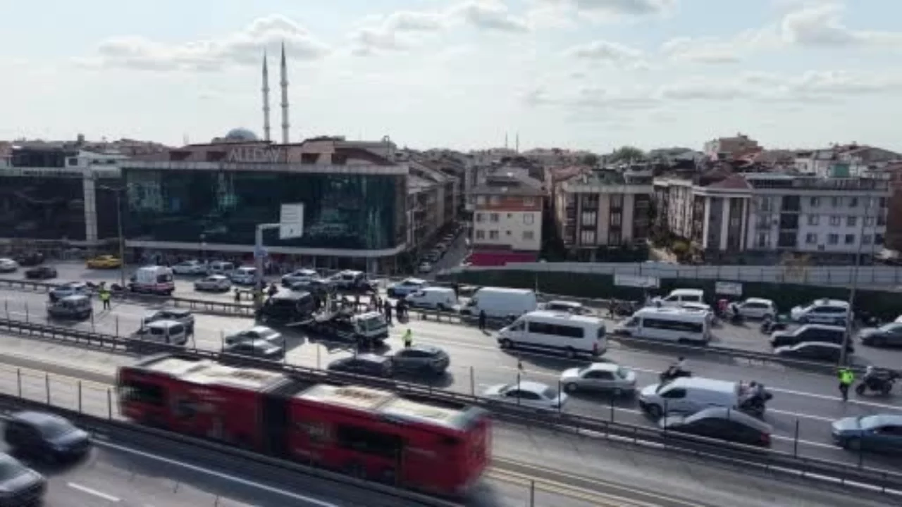 Öğrencileri taşıyan araç kaza yaptı: 5'i ağır 13 yaralı