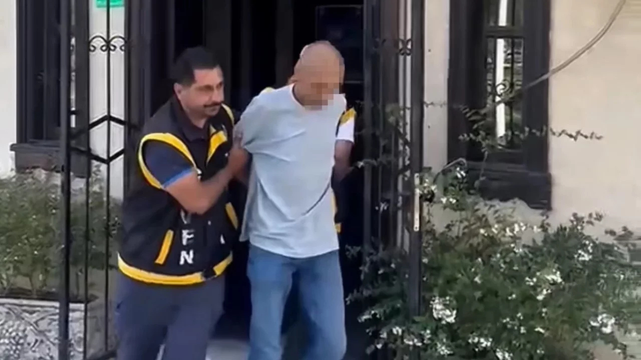 Bursa'da 20 yıl hapis cezasıyla aranıyordu! Saçlarını kazıttı, taksiyle kaçarken yakalandı