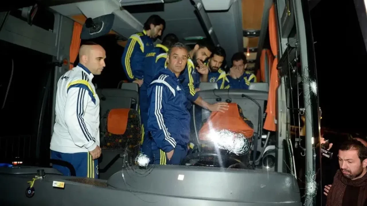 Fenerbahçe otobüsüne saldırı dosyası: 1 kişiye tutuklama, 3 kişiye adli kontrol