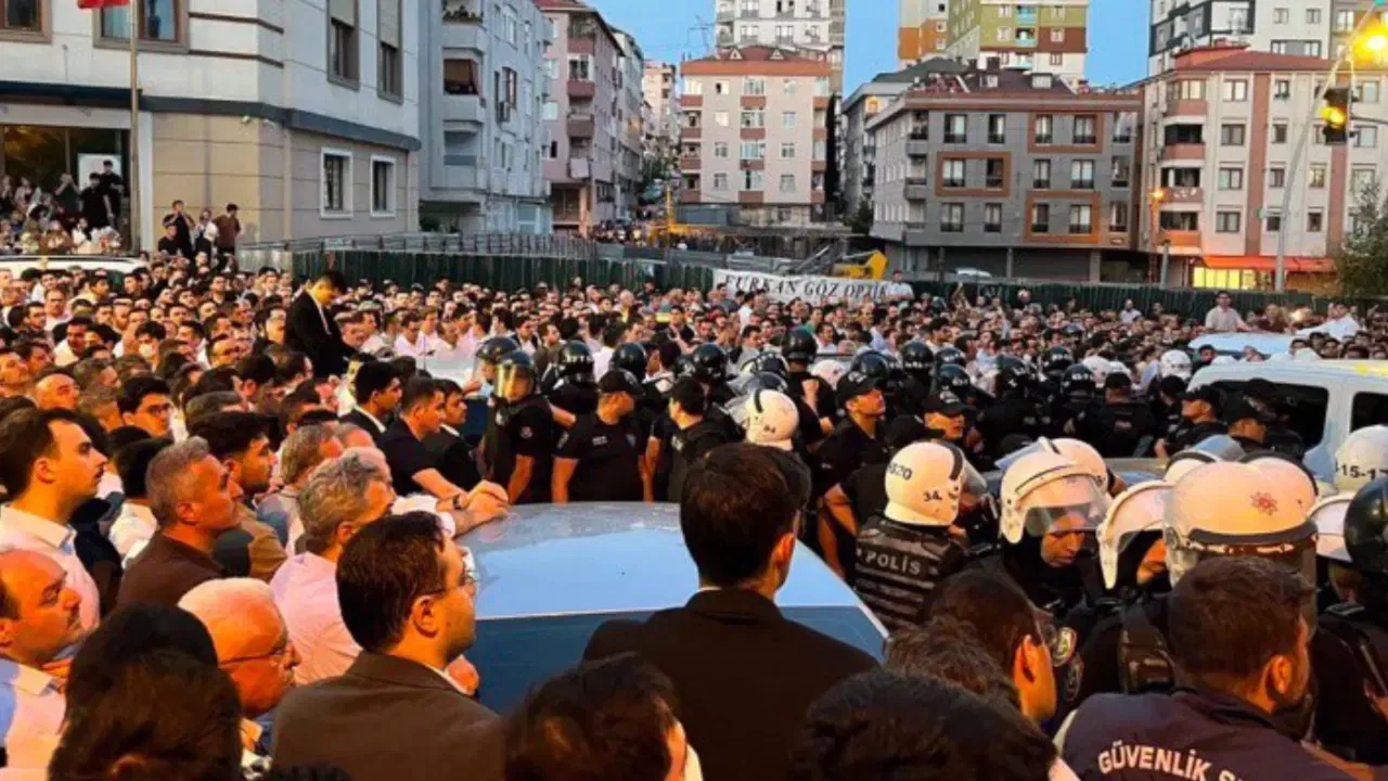 Süleymancılara ait adrese operasyon: Polisle grup arasında arbede