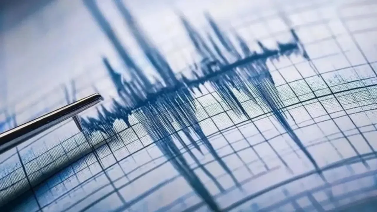 İzmir'de korkutan deprem