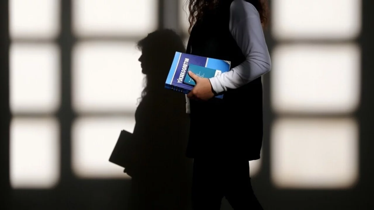 Üniversitelerde katkı payları ile öğrenim ücretlerine zam