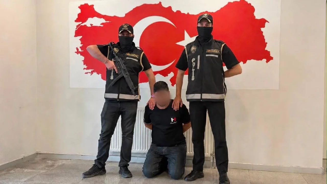 "Yeni nesil çete üyeliği" iddiasıyla aranan kişi Azerbaycan'dan Türkiye'ye getirildi