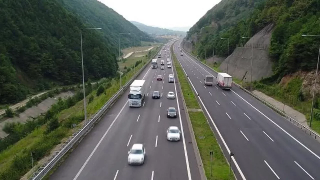 Bakan Uraloğlu açıkladı: 1 saatlik yol 35 dakikaya düşecek