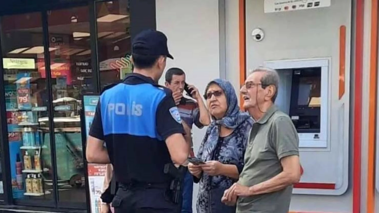 Bursa'da polis ekiplerinden vatandaşlara güvenlik bilgilendirmesi