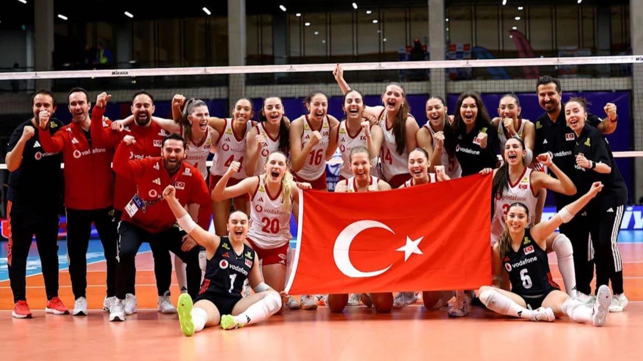 U17 Voleybol Milli Takımı, Dünya Şampiyonası'nda finalde