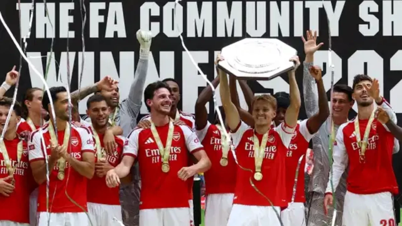 Arsenal,  Manchester City'yi 3-0 mağlup ederek kupanın sahibi oldu