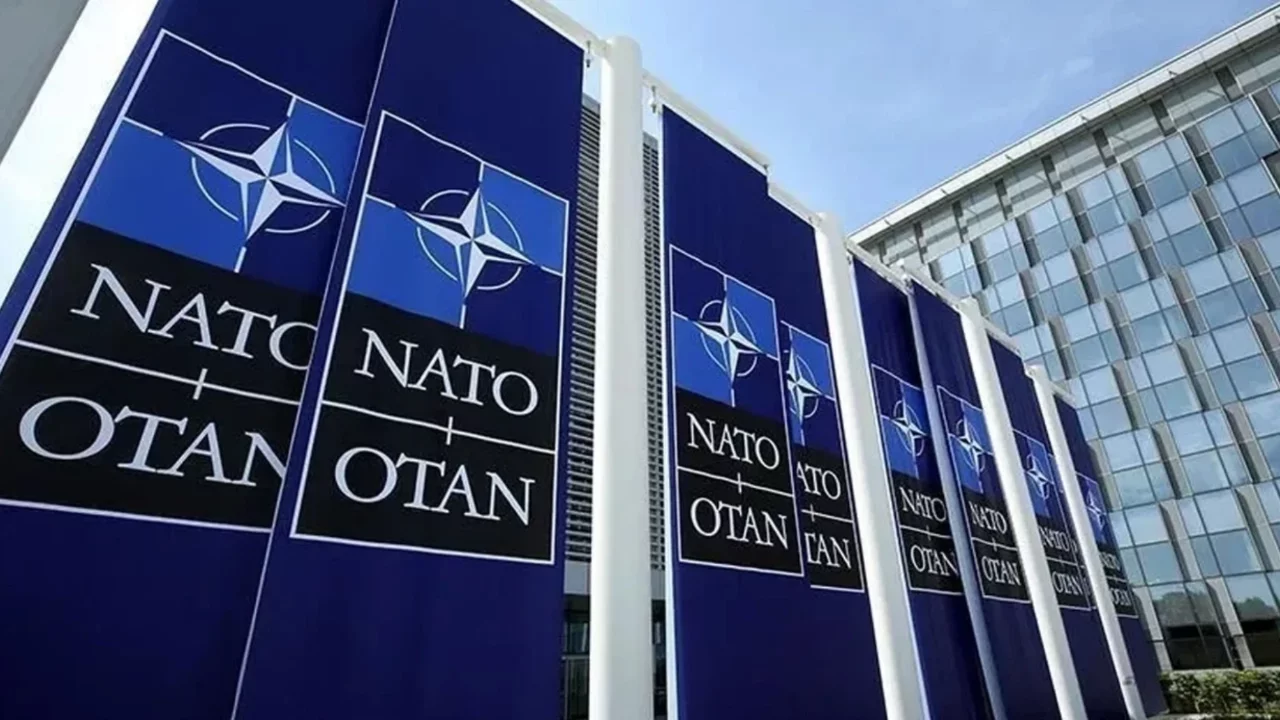 NATO savaş uçakları havalandı: Romanya'ya giren İHA düşürüldü
