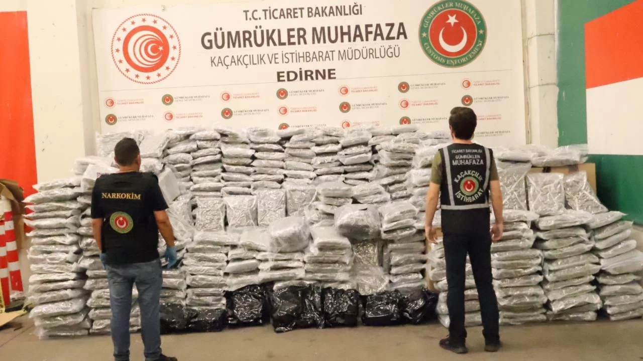 Kapıkule Gümrük Kapısı'nda 810 kilogram uyuşturucu ele geçirildi