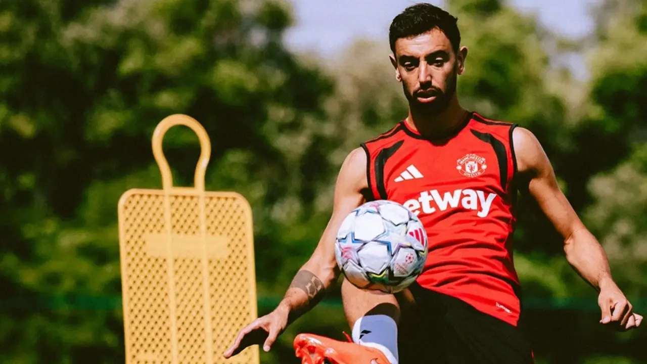Manchester United'dan Bruno Fernandes kararı