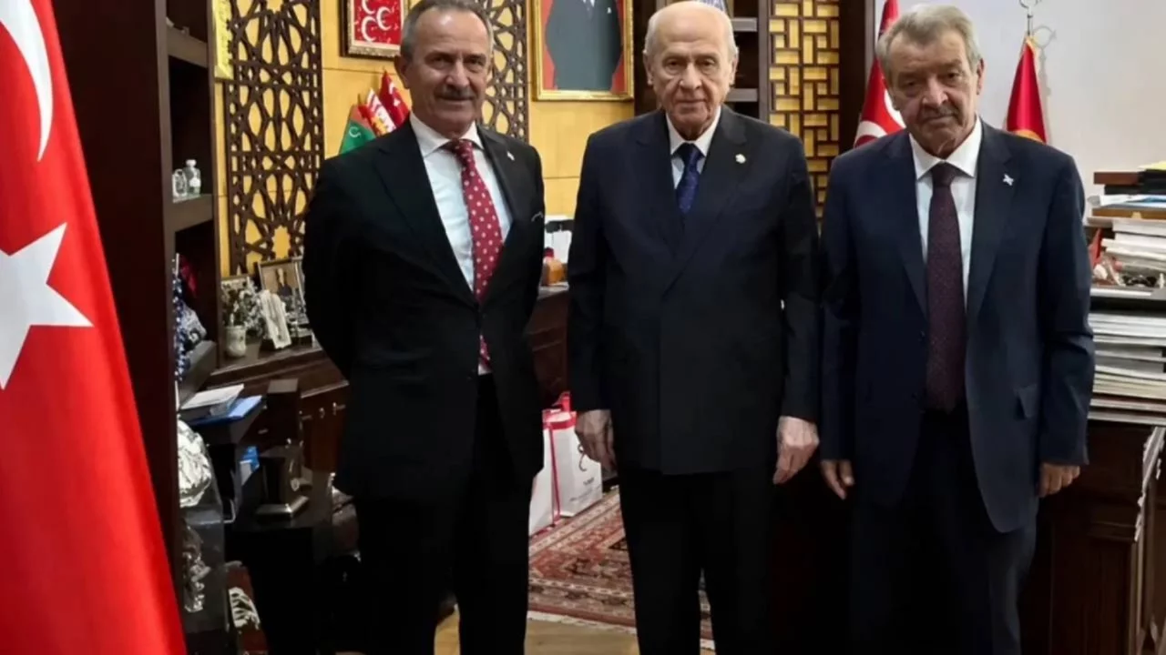 Bahçeli, Pinyaniş Aşireti lideri Orhan Piruzbeyoğlu ile görüştü